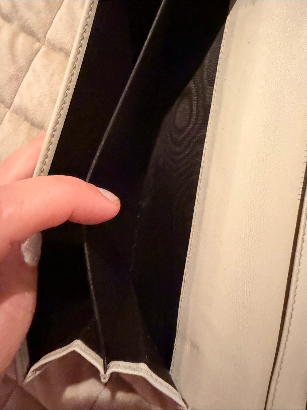 Gucci Cream Leather Wallet GG - Picture 7 of 8